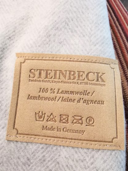 Steinbeck- Lammwolldecke / Teltow hell grau / Fischgrat – Bild 3